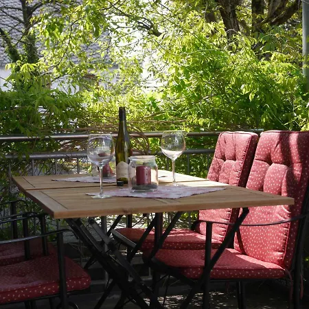 Appartement Altes Weingut Weinhaus Rebstock Mit Eigenem Parkplatz Winningen