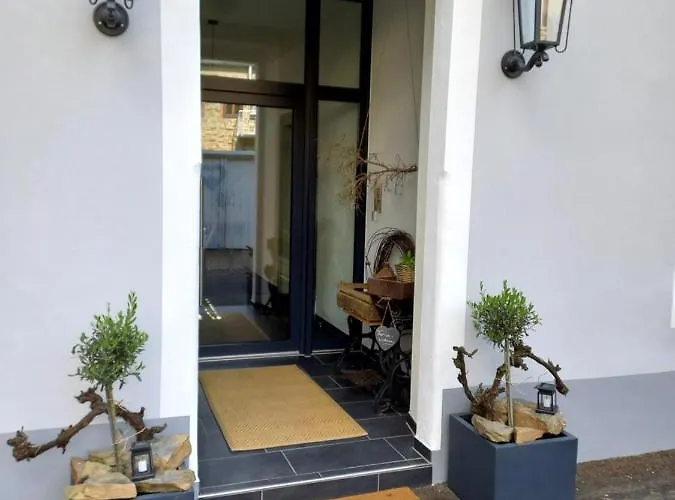 Altes Weingut Weinhaus Rebstock *